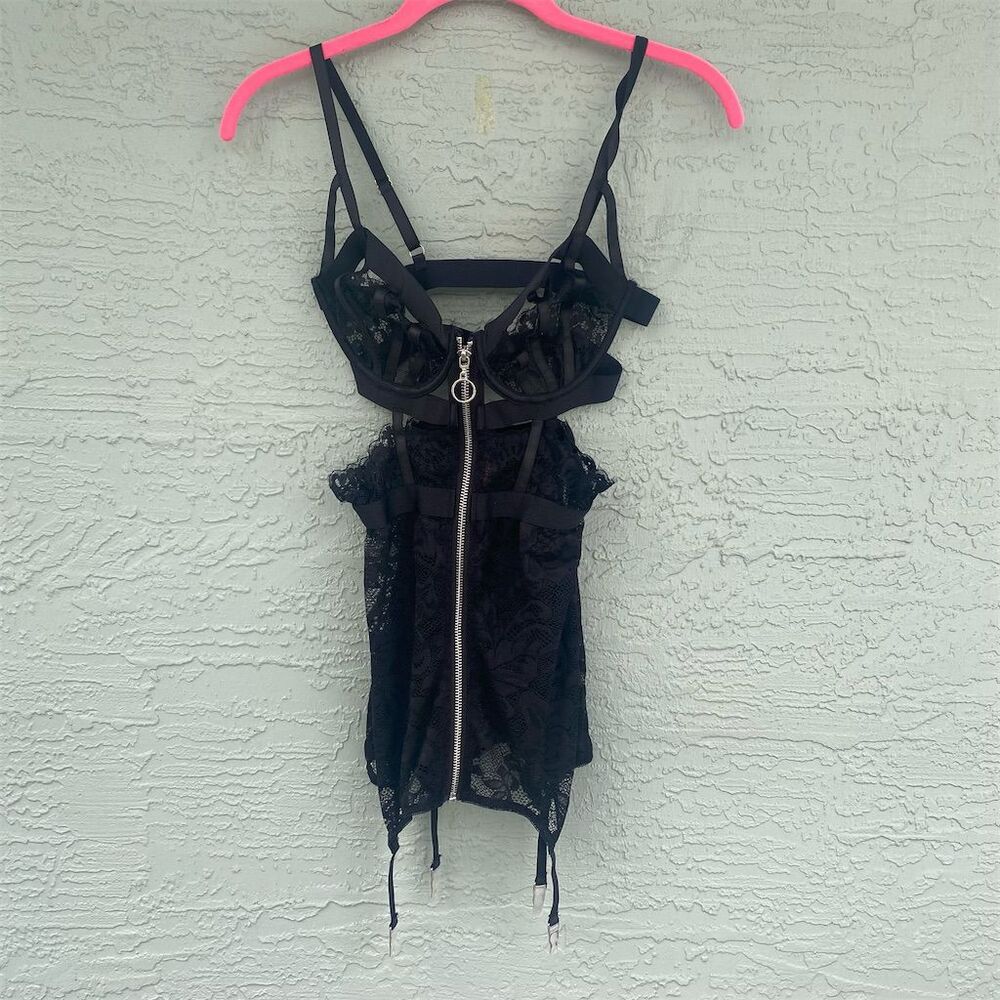 Dreamgirl Women's Black Lace Bodysuit M One Piece Zip-Up Adjustable Straps